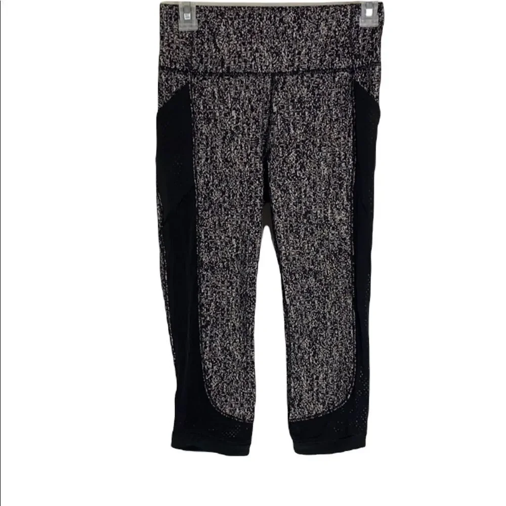 Lululemon Hi-Rise Fit Physique Crop Leggings Size 4